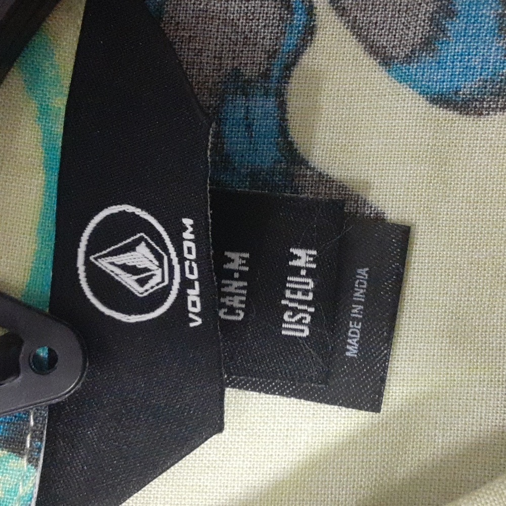 Volcom Green And Blue Hawaiian Shirt. Size Medium. New With Tags. - Picture 8 of 10